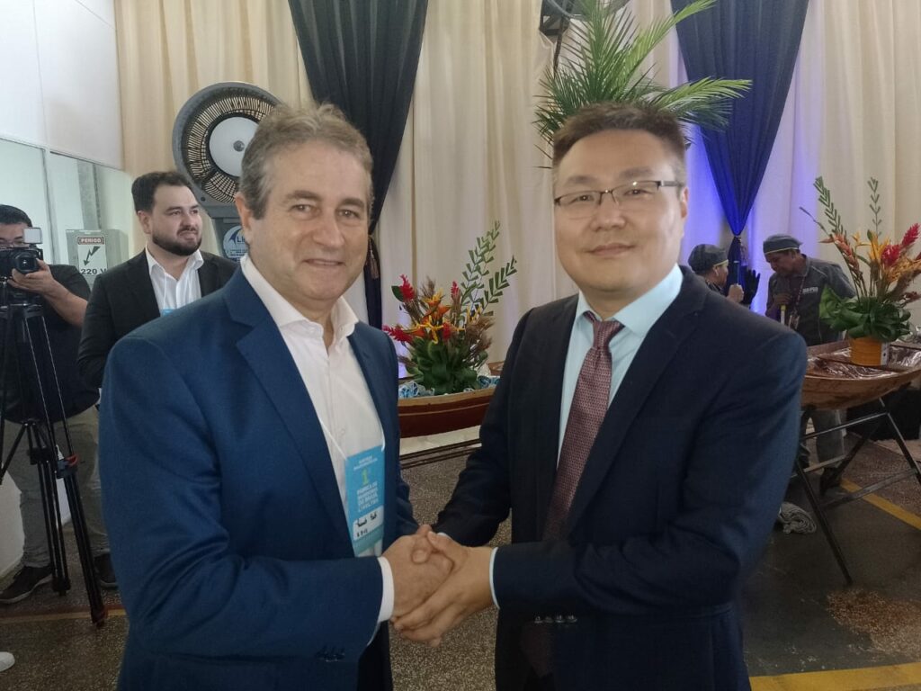 Ricardo Bastos (esq.) e Rui Cheng. Crédito: ABVE.